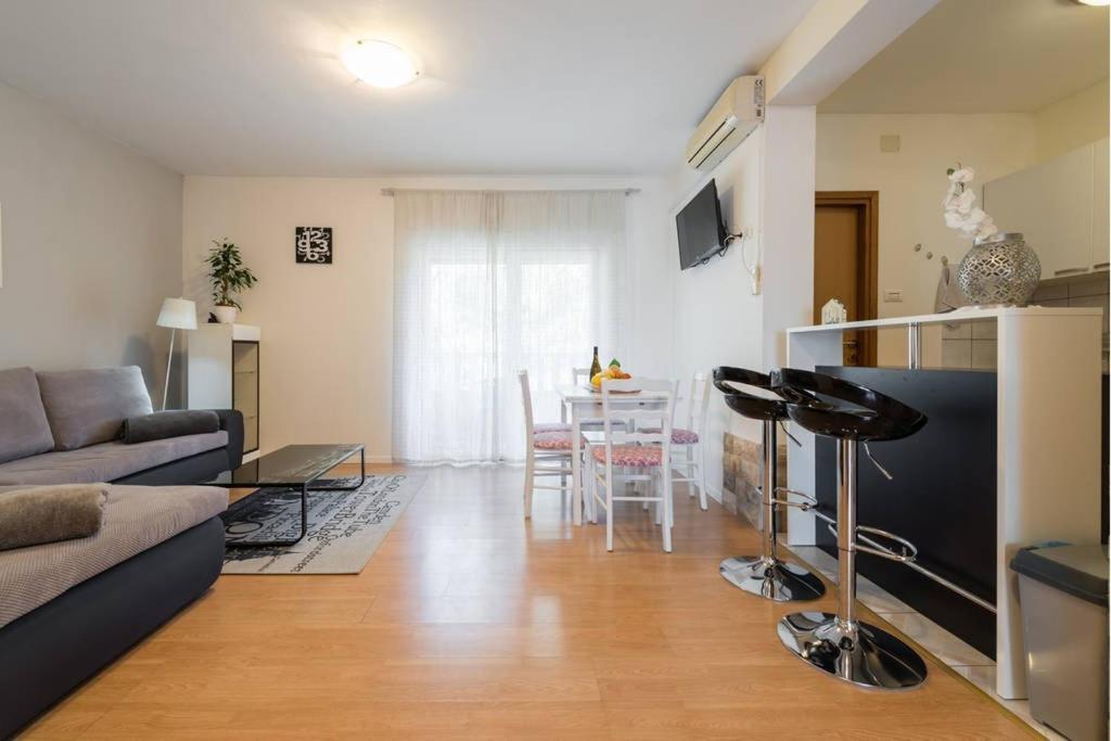 Super Horizont -Free Parking And Jaccuzzi Hotel Stobreč Exterior foto