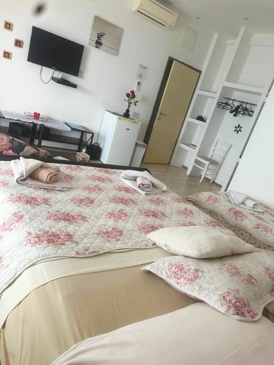 Super Horizont -Free Parking And Jaccuzzi Hotel Stobreč Exterior foto